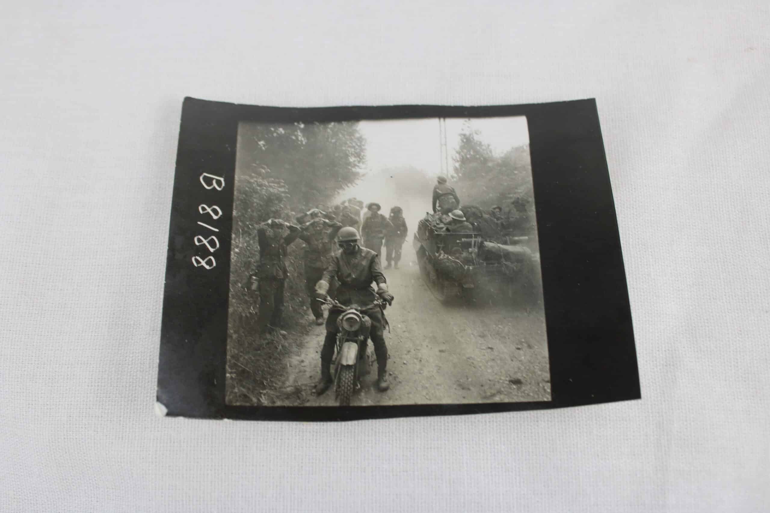(Français) Photo anglaise Bataille de Normandie secteur Caumont Bluecoat 1944