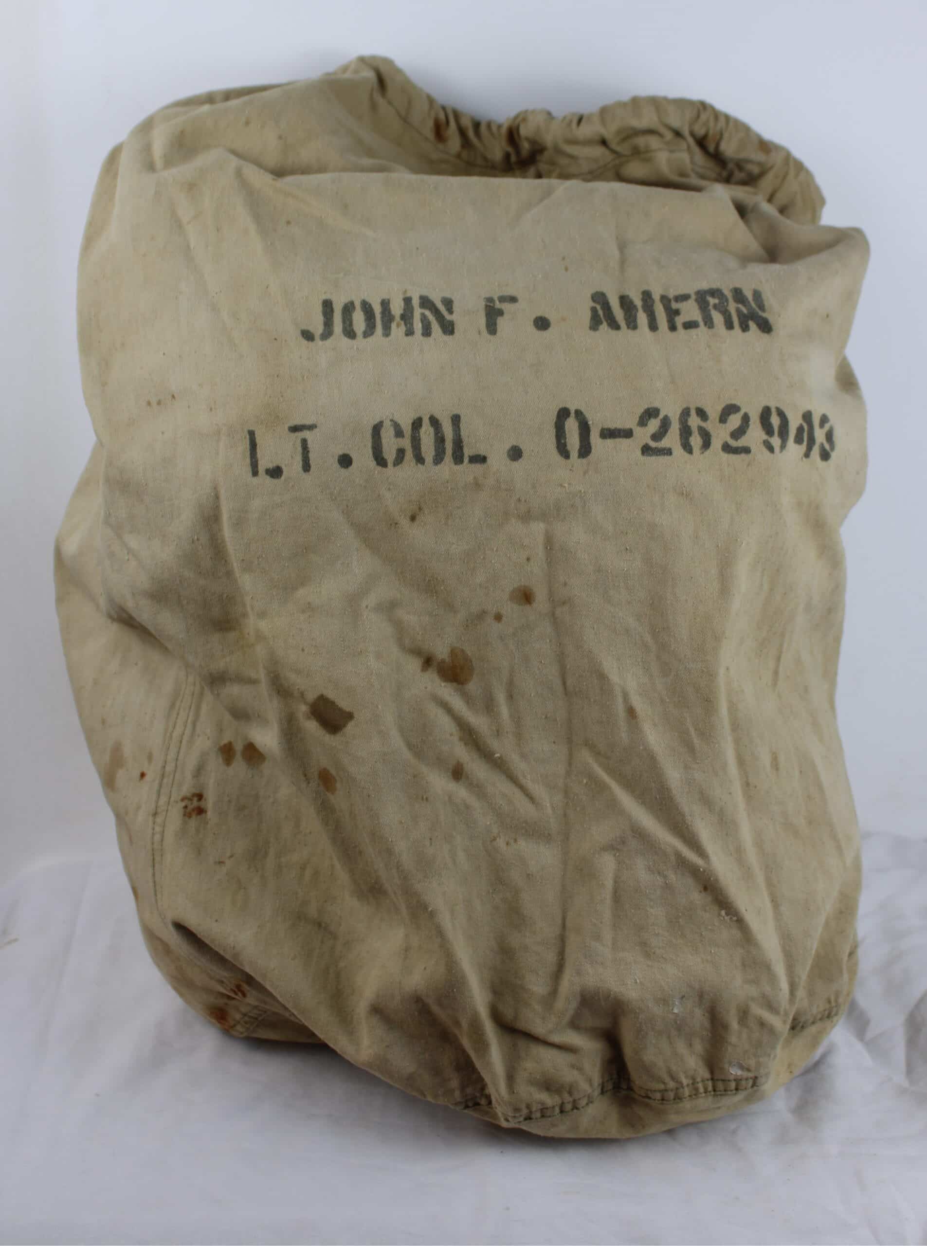 (Français) Barrack Bag du Lt Colonel Ahern WIA en Normandie