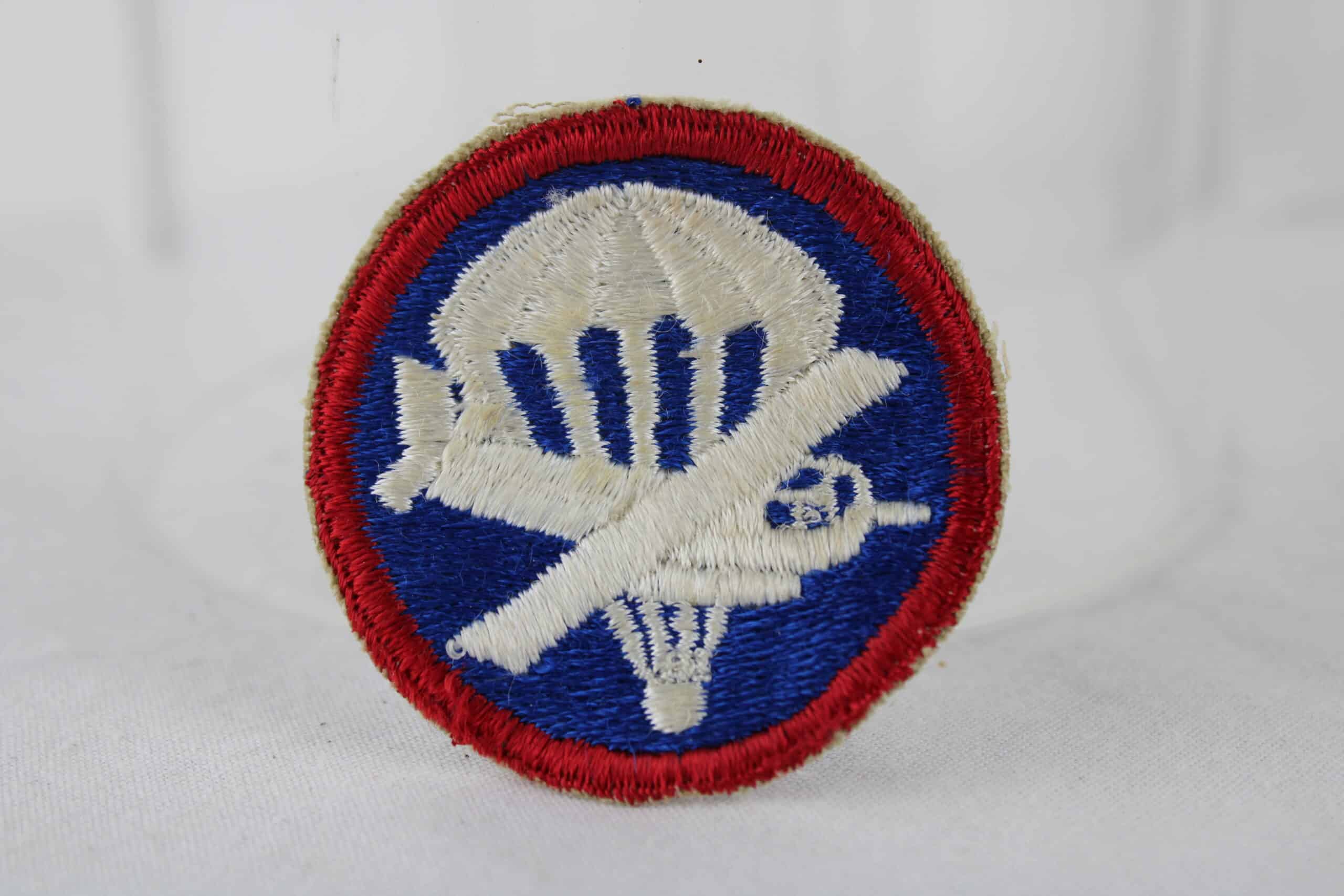 Insigne de calot officier parachutiste