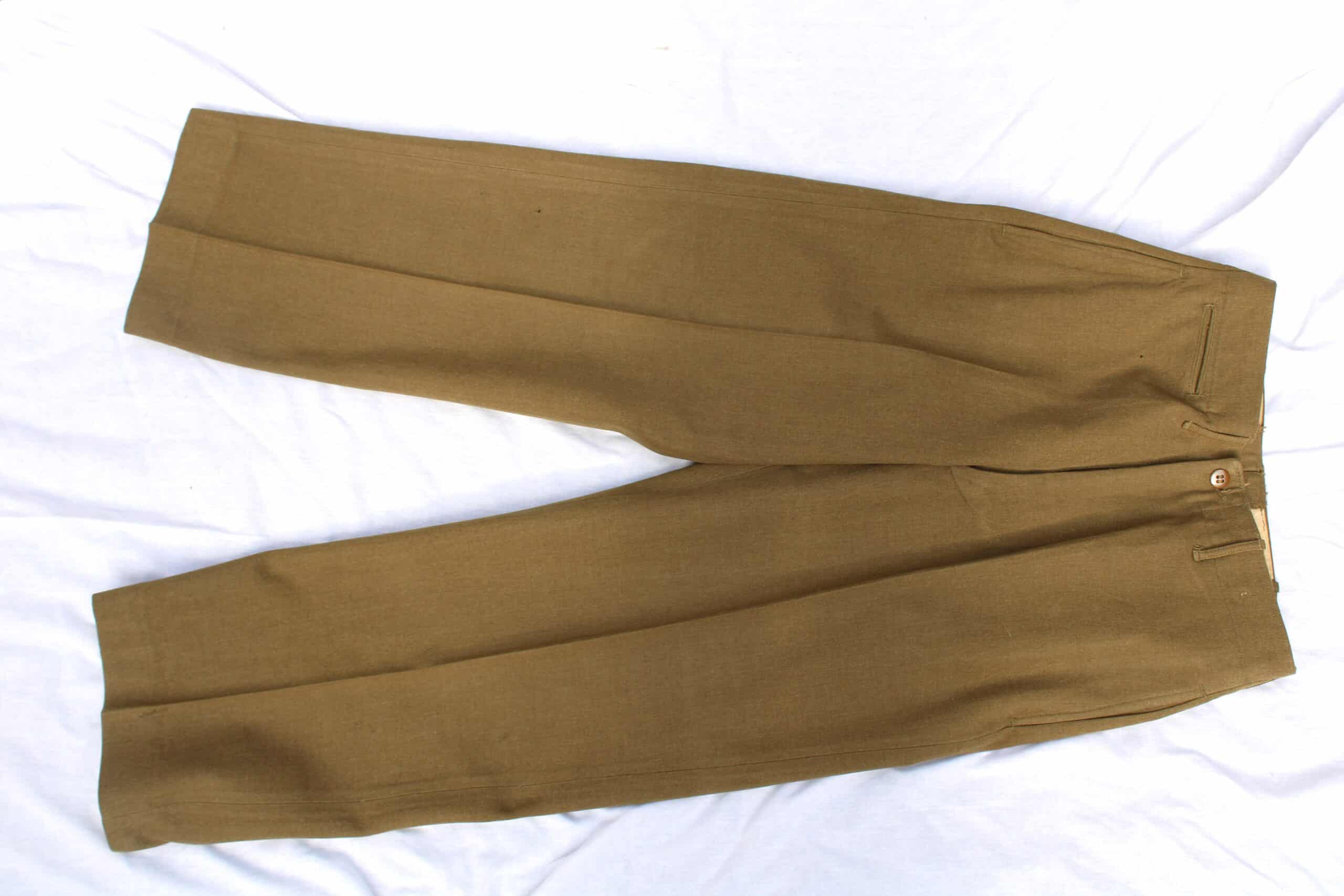 (Français) Pantalon moutarde M-37 identifié du Sergeant T4 Thomas A Blischok