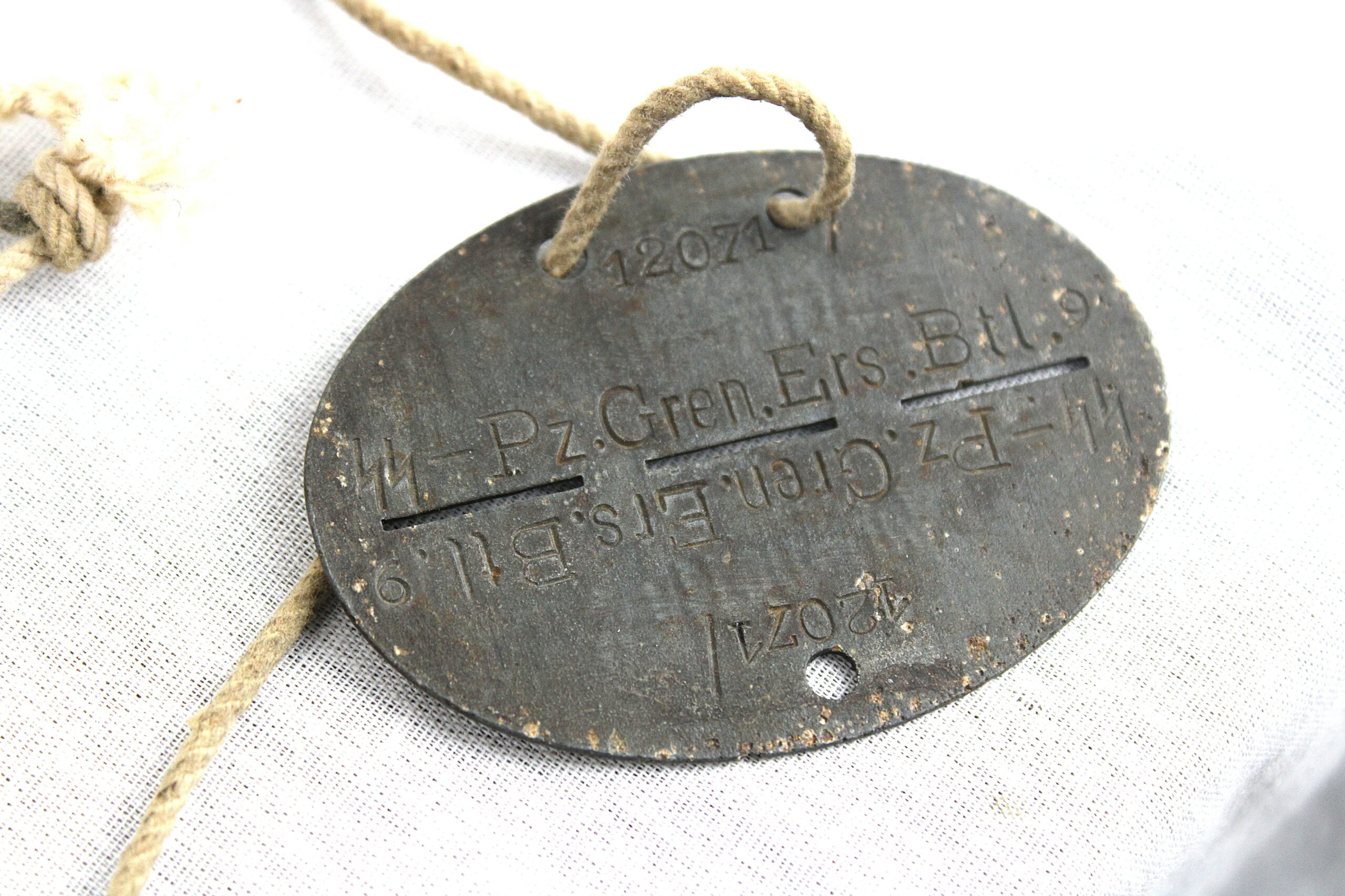 Erkennungsmarke Waffen SS -- SS-Pz.Gren.Ers.Btl 9