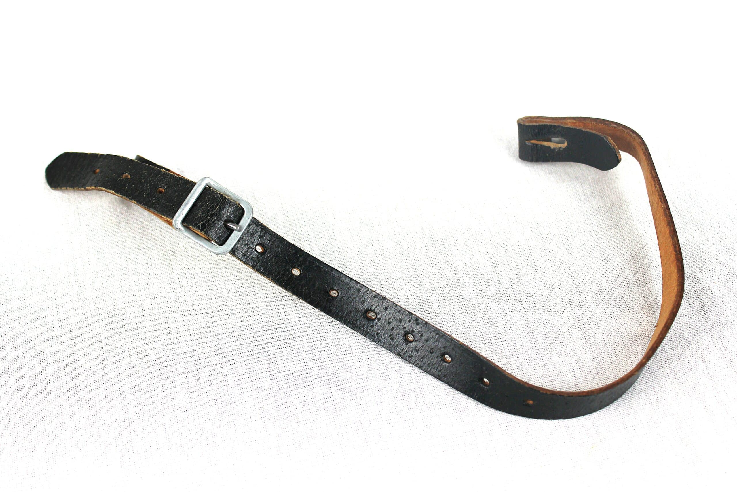 Jugulaire de casque allemand avec RBNr neuve de stock