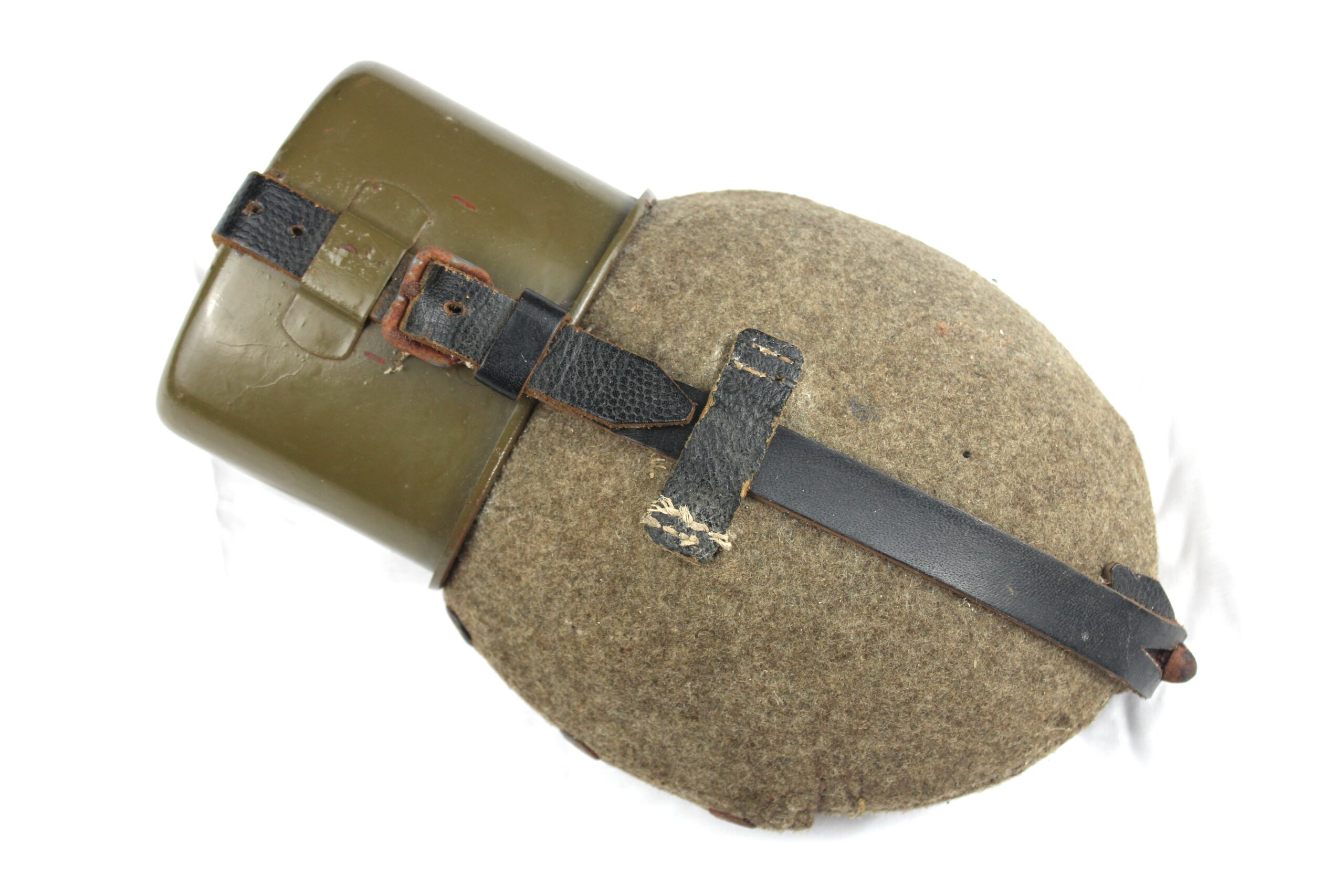 Gourde Allemande quart émaillé dans son jus de grenier